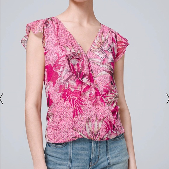 White House Black Market Tops - White House Black Market palm leaf floral ruffle wrap style size 8